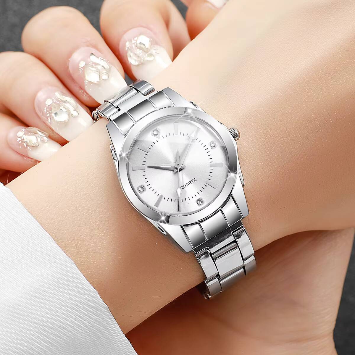 Luxury Rhinestone Women Watche - огляд і ціна Luxury Watch Display Case