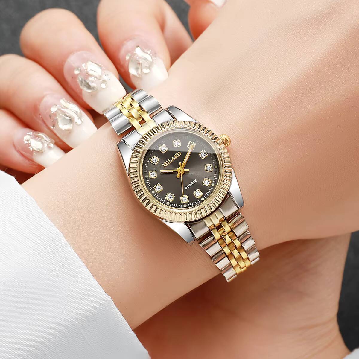 Fashion Rhinestone Women Quart - огляд і ціна Luxury Watch Display Case